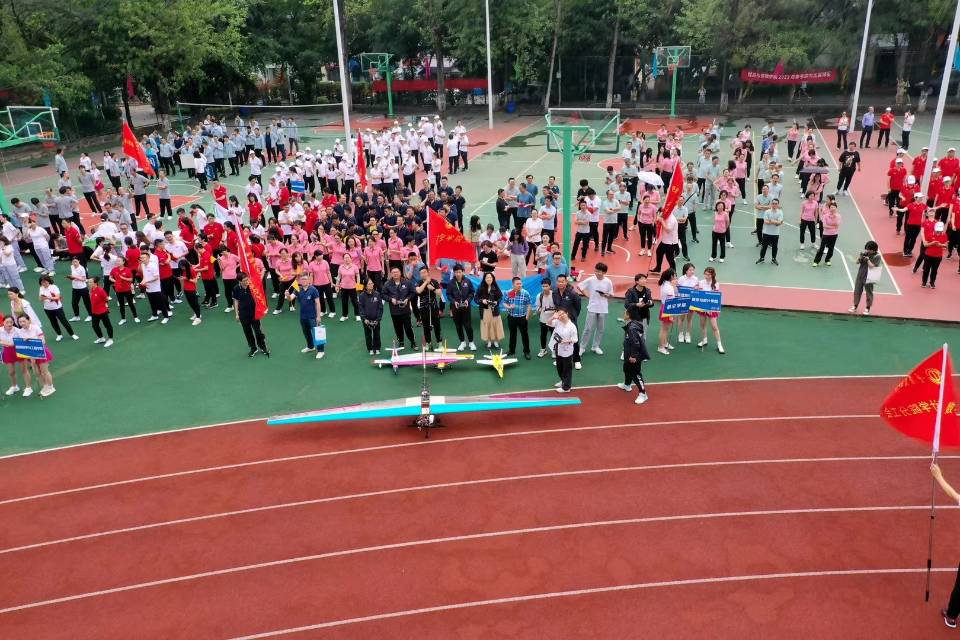 参加教师运动会